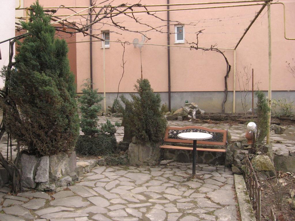 Vilni Kimnaty Hotel Mukatjevo Eksteriør billede